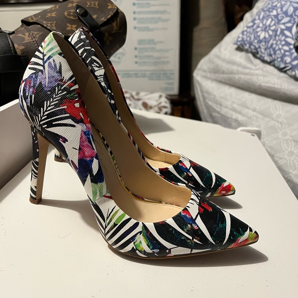 Jessica Simpson Tropical Pumps